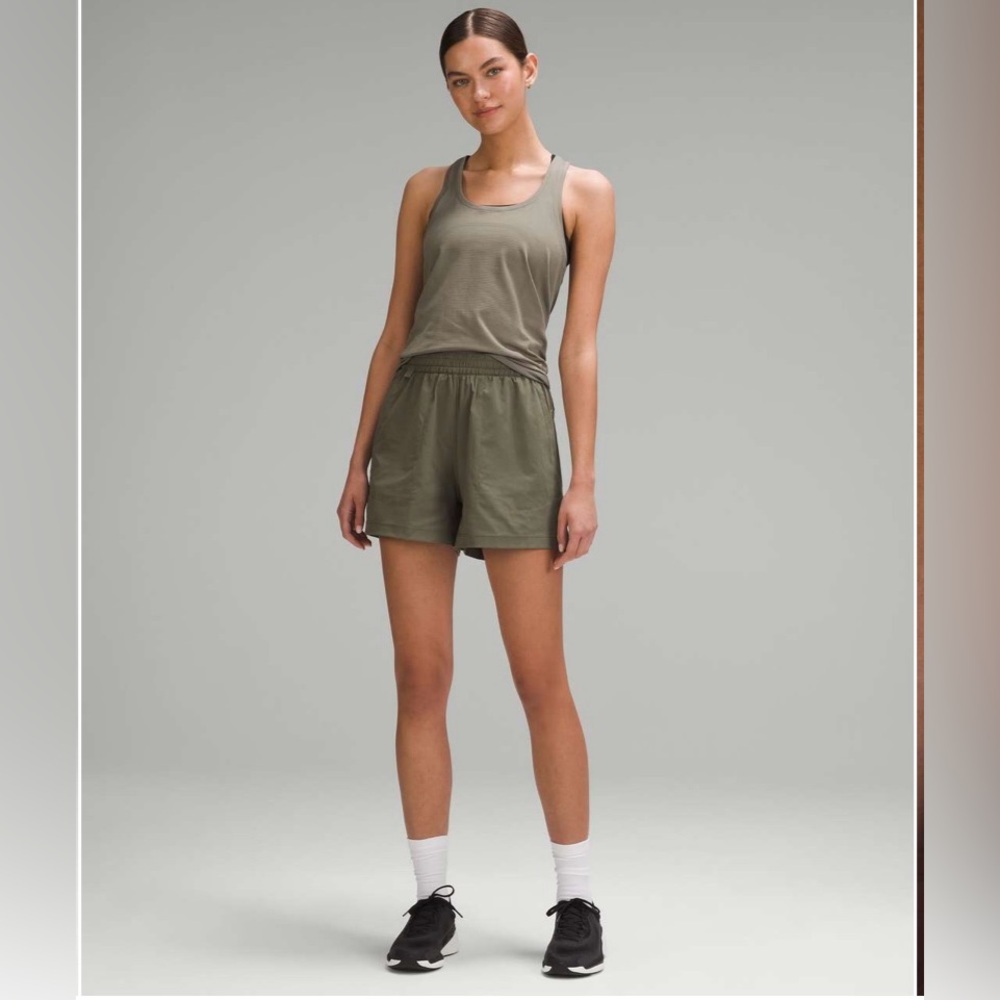 Lululemon Lightweight High-Rise Hiking Short 4" in Army Green Size 4 NWT